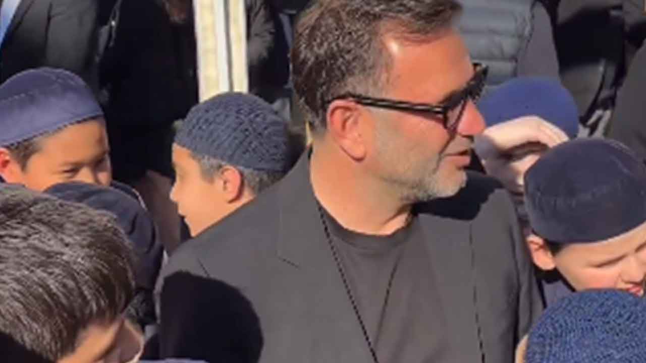 Foto - Çok konuşulacak anlar: Kur'an kursunu ziyaret eden Okan Buruk o isim için dua istedi