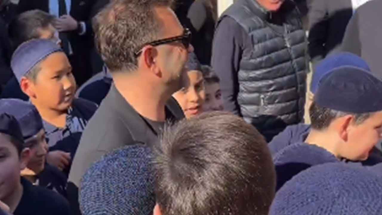 Foto - Çok konuşulacak anlar: Kur'an kursunu ziyaret eden Okan Buruk o isim için dua istedi