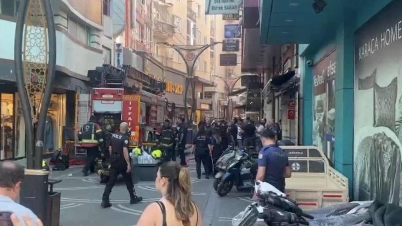 Foto - Kurs merkezinde korkutan alevler! Mahsur kalan öğrencileri itfaiye son anda kurtardı!