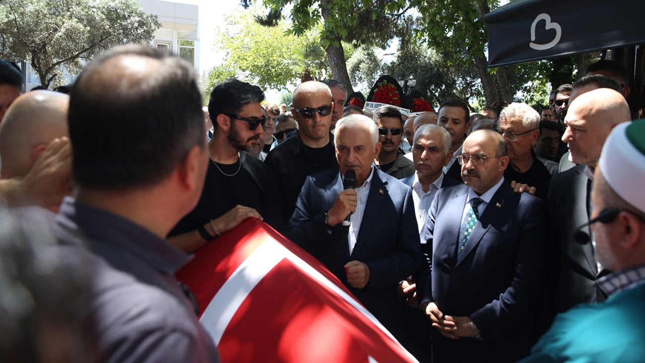 Foto - Kurtulmuş'tan eski dosta vefa! Eski vekil Öztaylan dualarla uğurlandı