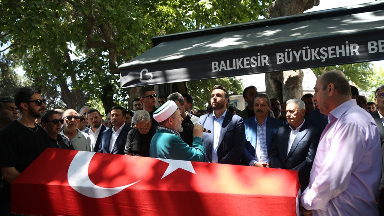 Foto - Kurtulmuş'tan eski dosta vefa! Eski vekil Öztaylan dualarla uğurlandı