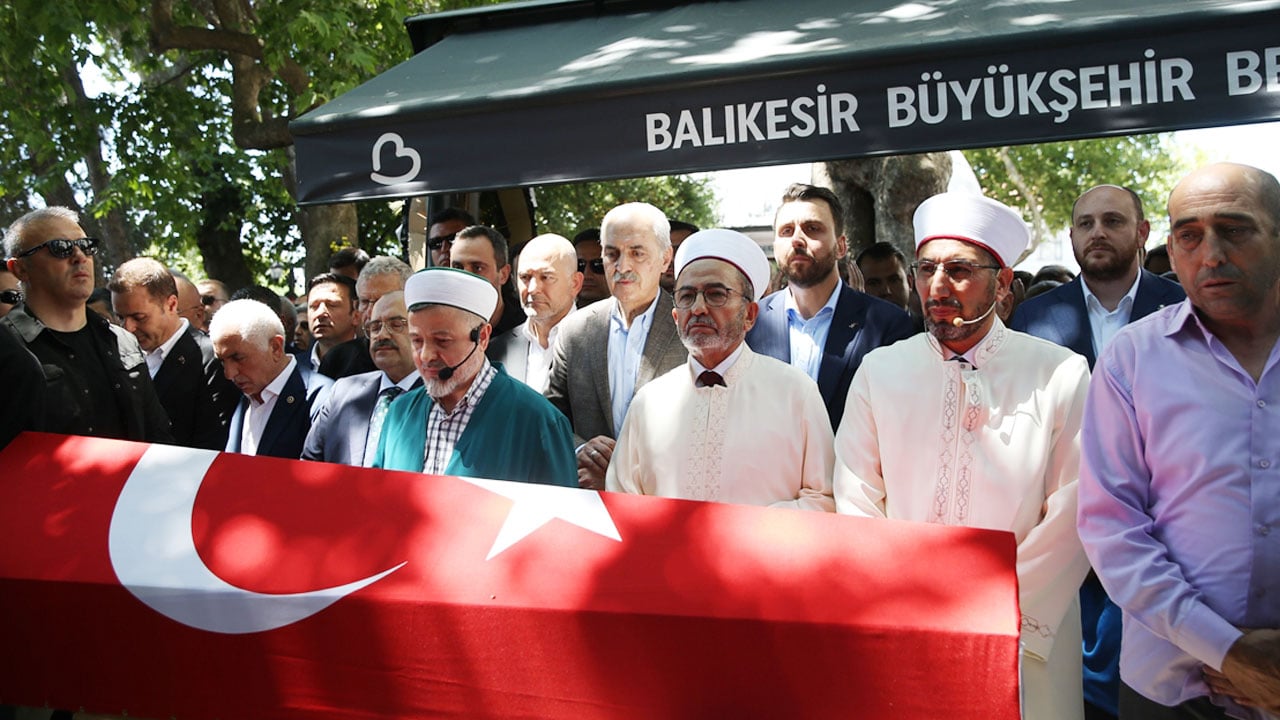 Foto - Kurtulmuş'tan eski dosta vefa! Eski vekil Öztaylan dualarla uğurlandı