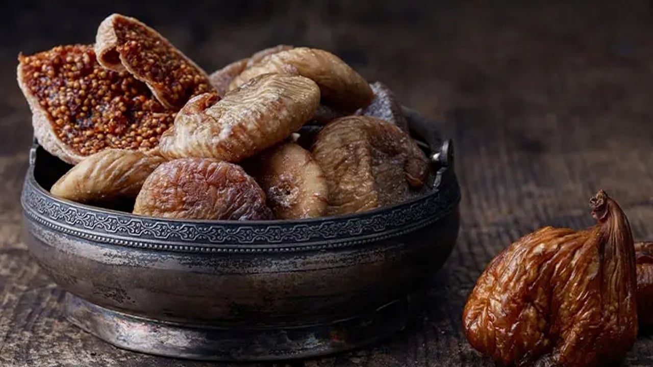 Kuru incir: Kabızlık sorunu çekenlerin yardımcısı, tüm meyveleri geride bıraktı! Eğer inciri yerseniz...