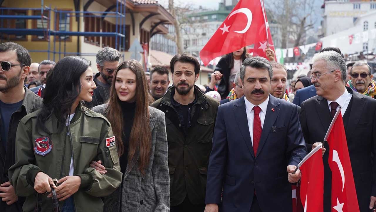 Foto - Kuruluş Orhan oyuncularını birden karşılarında gördüler! Fetih kutlamasında çifte mutluluk