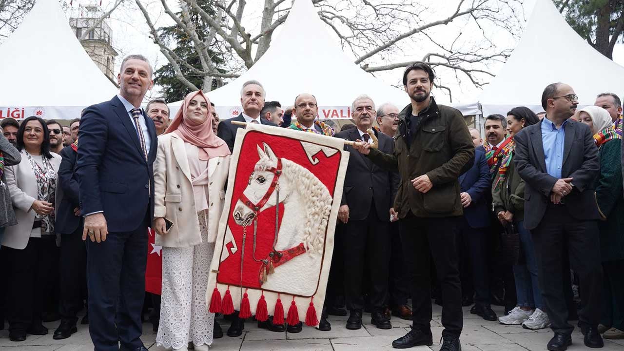 Foto - Kuruluş Orhan oyuncularını birden karşılarında gördüler! Fetih kutlamasında çifte mutluluk