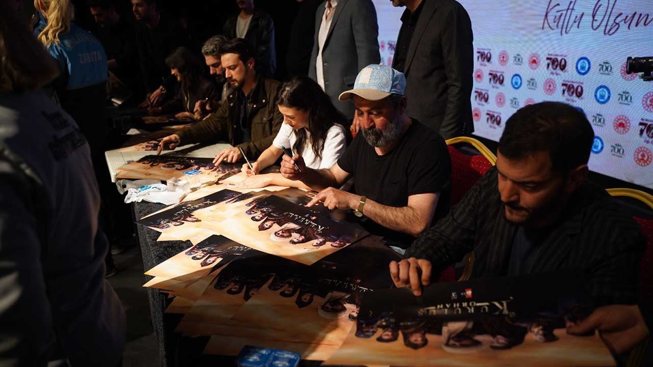 Foto - Kuruluş Orhan oyuncularını birden karşılarında gördüler! Fetih kutlamasında çifte mutluluk