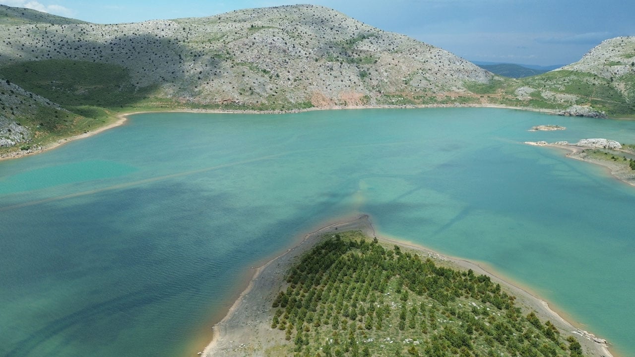 Foto - Kuruyan Sarıot Gölü eski güzelliğine kavuştu! Geçen yıl üzerinden araç geçiyordu