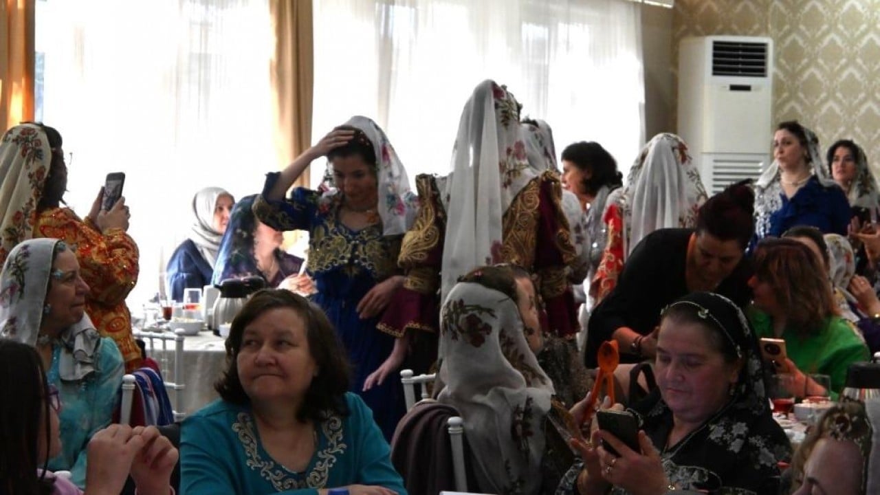 Foto - Kütahya'da geleneksel giyim kültürü yeniden canlandı Şalvarını al gel gecesi