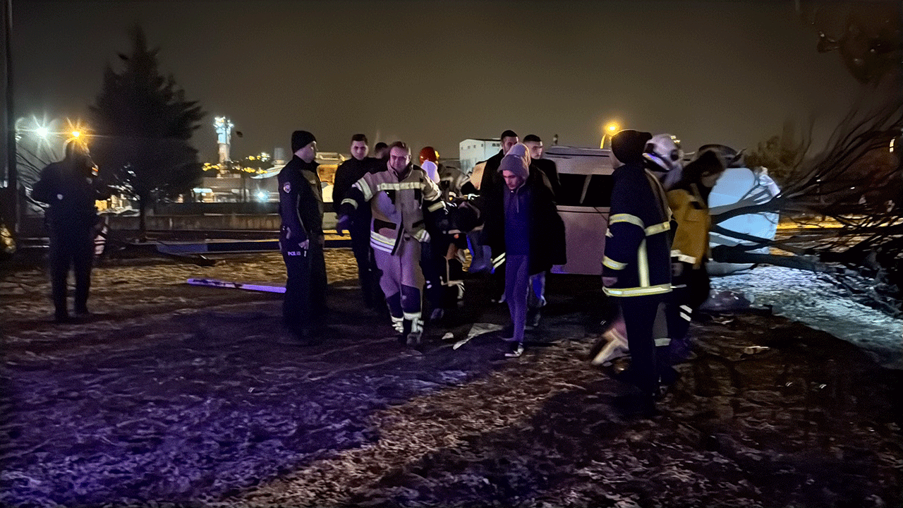 Foto - Kütahya’da korku kavşağı! Yarım saat arayla aynı noktada iki otomobil takla attı!