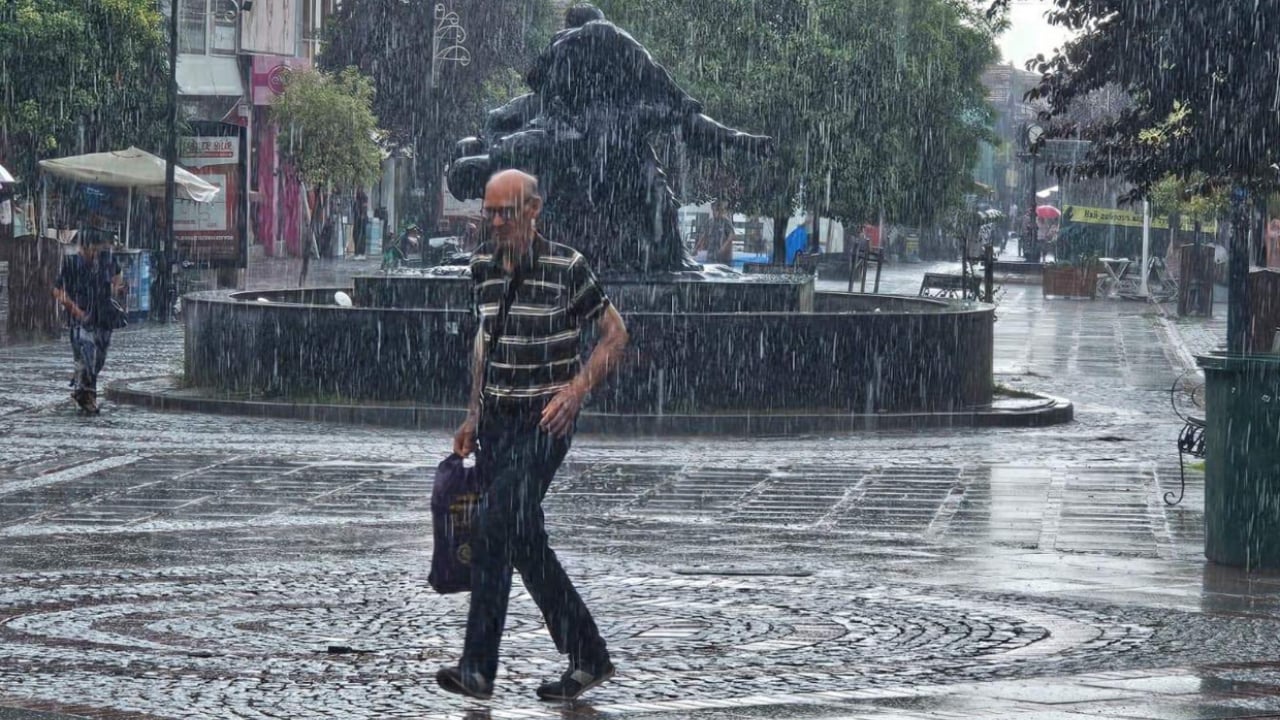 Foto - Kuvvetli yağış İstanbul'a geri dönüyor! Meteoroloji tarih verdi