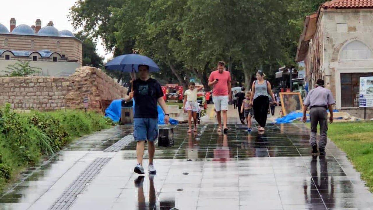 Foto - Kuvvetli yağış İstanbul'a geri dönüyor! Meteoroloji tarih verdi