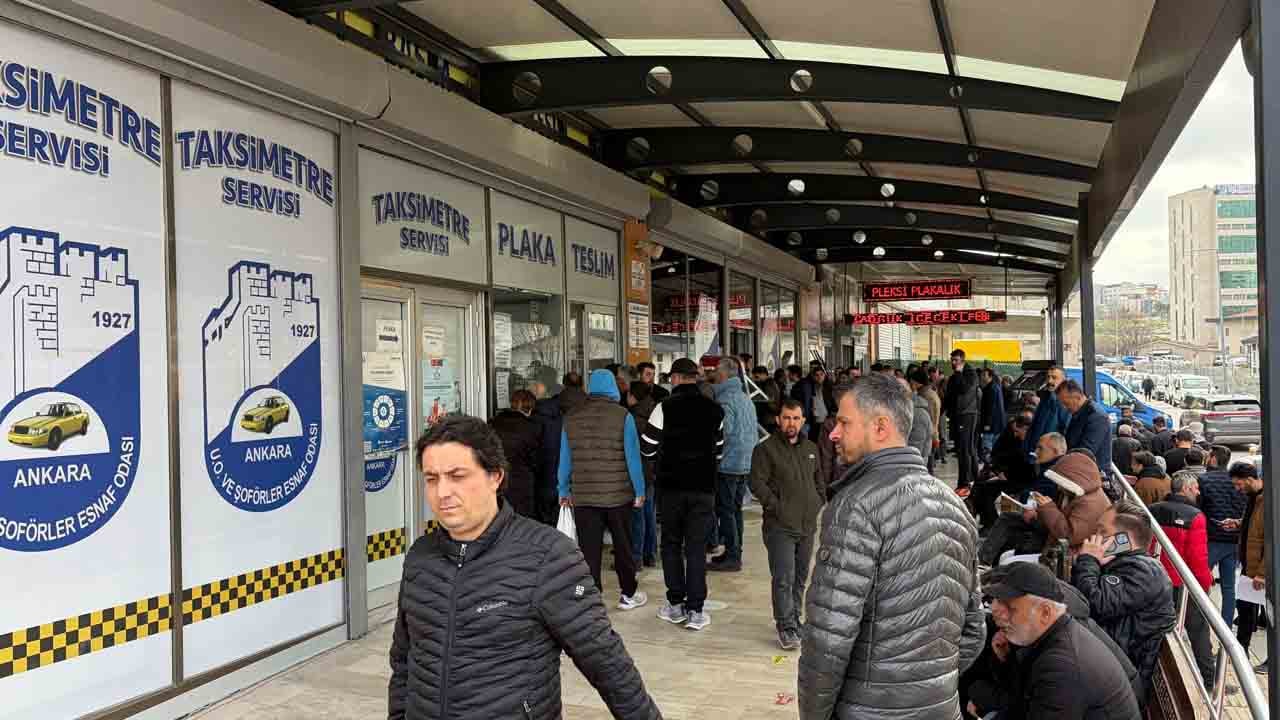 Foto - Kuyruklar uzadı: APP plaka’da son gün yoğunluğu