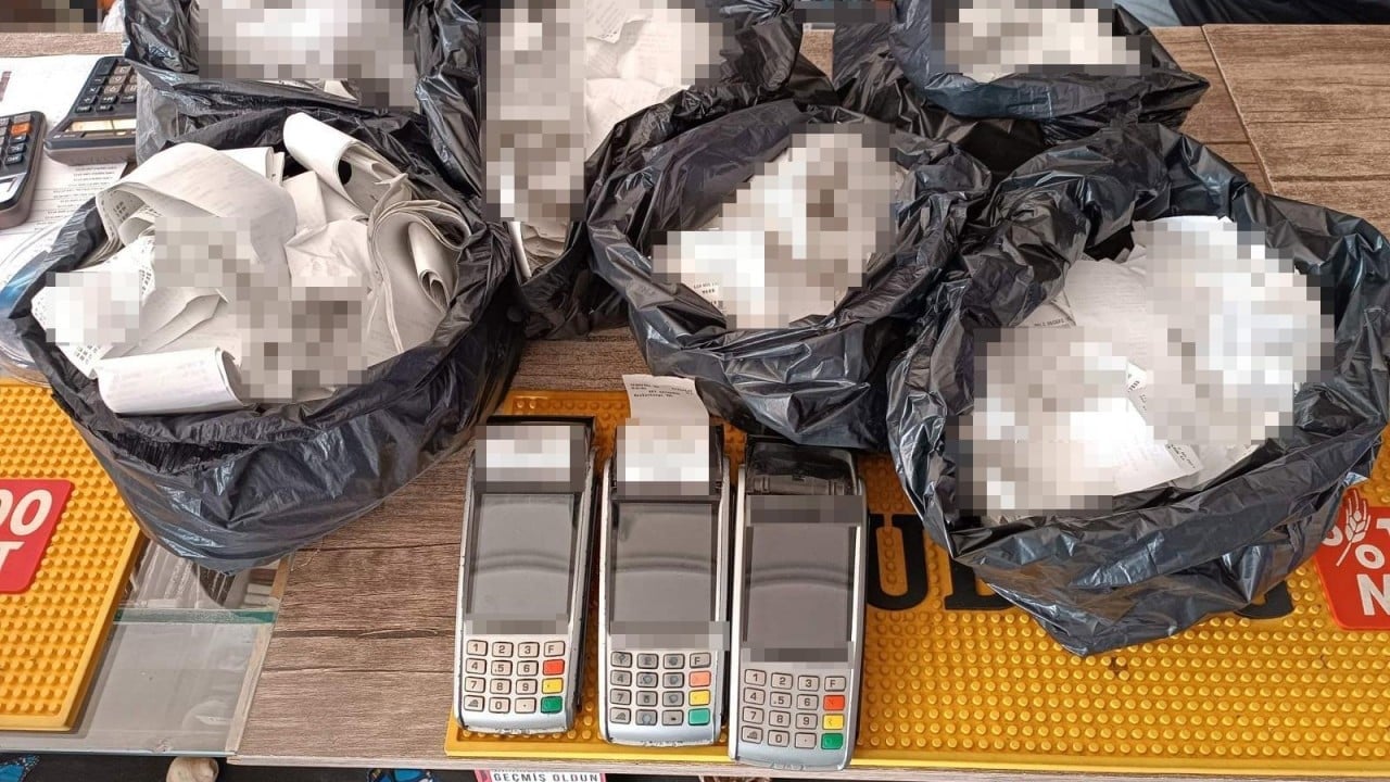 Foto - Kuyumcu gibi görünüp yemedikleri halt kalmamış!