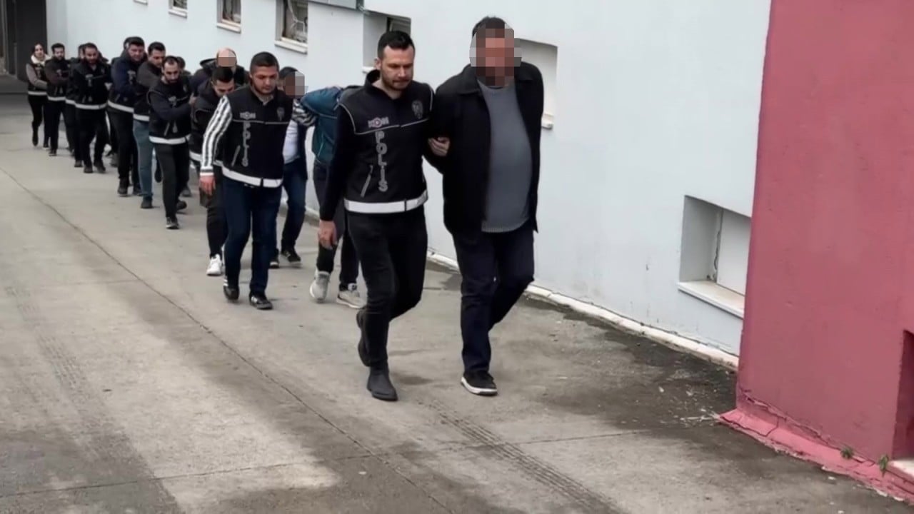 Kuyumcu gibi görünüp yemedikleri halt kalmamış!