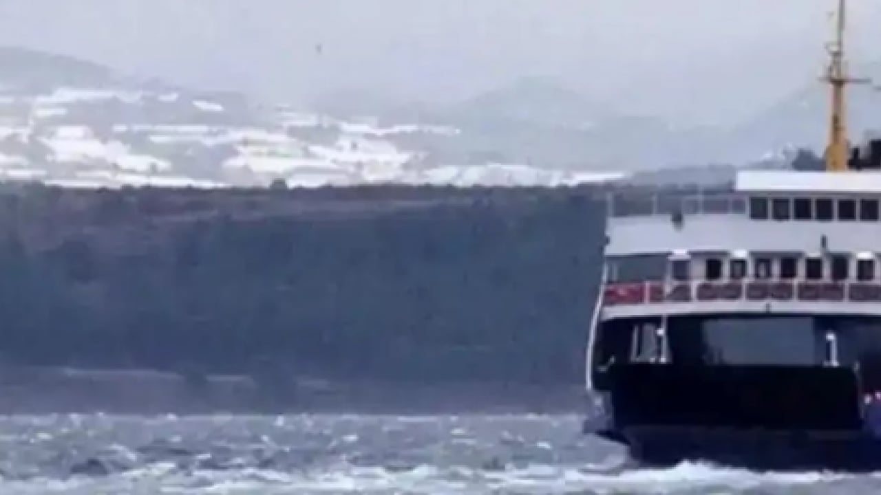 Foto - Kuzey Ege’de fırtına kabusu: Feribot seferleri iptal edildi