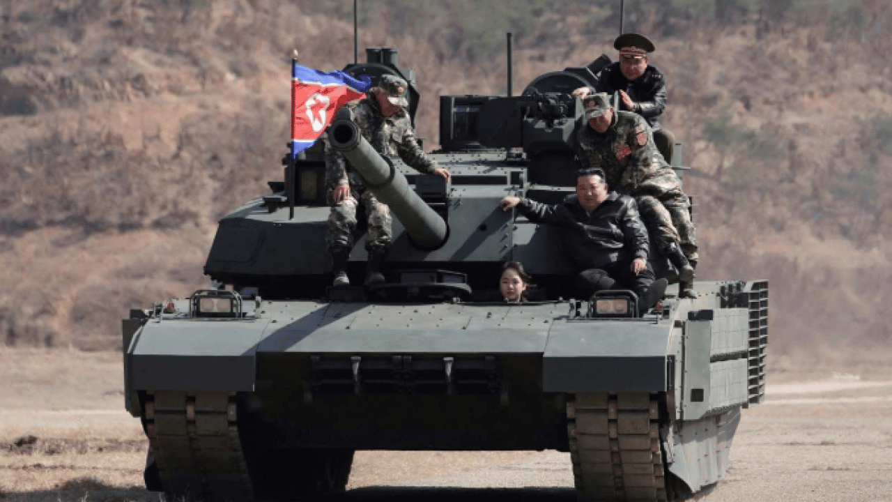 Foto - Kuzey Kore’den yeni füze gösterisi