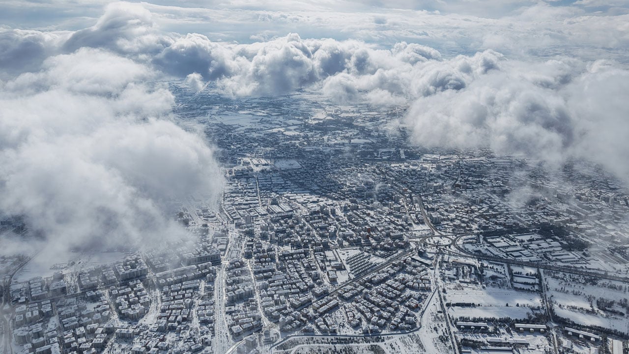 Kuzeyi andıran kış manzarası! Burası İzlanda değil Elazığ