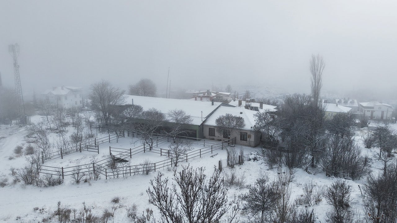 Foto - Kuzeyi andıran kış manzarası! Burası İzlanda değil Elazığ