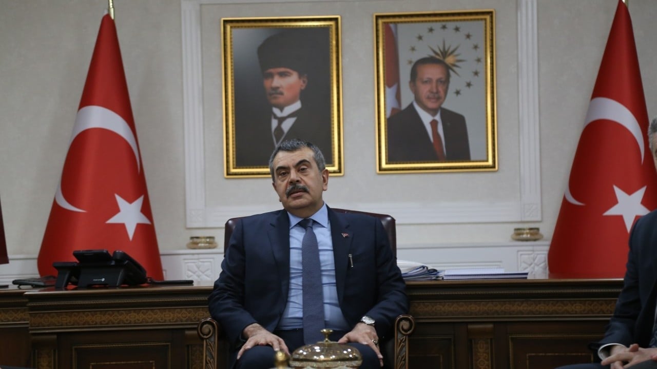 Foto - ‘Laiklik bildirisi’ ile Özgür Özel ve malum cenah yine kafayı çıkardı! Bakan Tekin’den ‘gerici azınlık’ ayarı