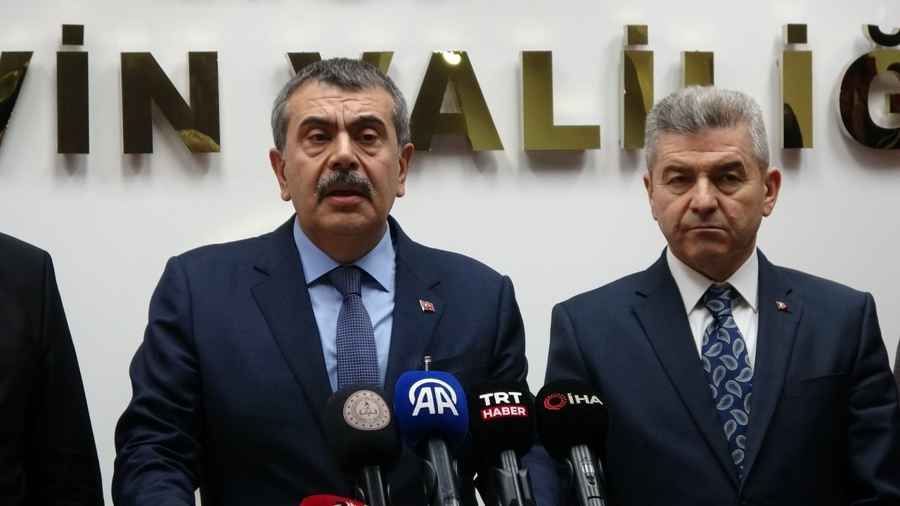 Foto - ‘Laiklik bildirisi’ ile Özgür Özel ve malum cenah yine kafayı çıkardı! Bakan Tekin’den ‘gerici azınlık’ ayarı