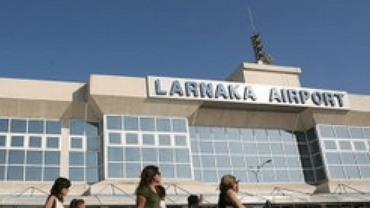 Foto - Larnaka Havalimanı Üzerinden Sert Mesaj: Kaçak Yapılarla Türkiye’ye Meydan Okuyamazsınız!