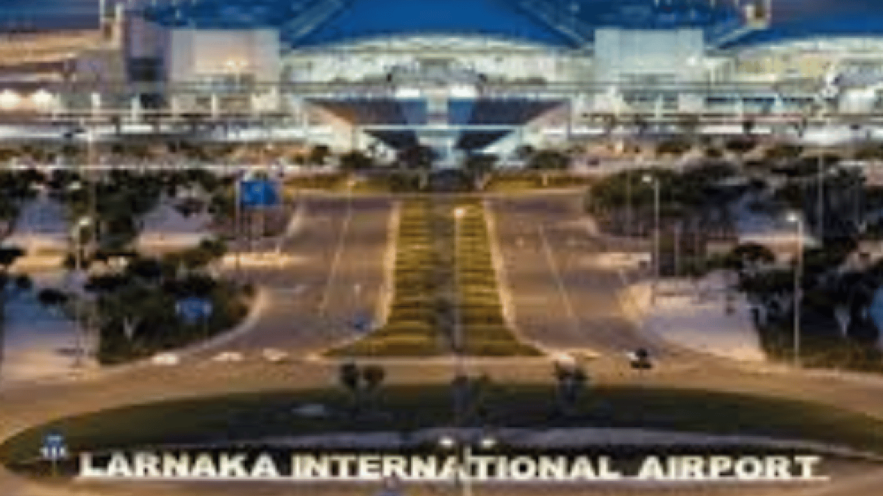 Foto - Larnaka Havalimanı Üzerinden Sert Mesaj: Kaçak Yapılarla Türkiye’ye Meydan Okuyamazsınız!