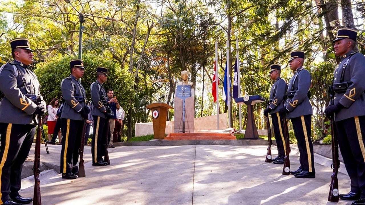 Foto - Latin Amerika’da Türkiye Parkı açıldı TİKA'dan El Salvador'a Millet Bahçesi
