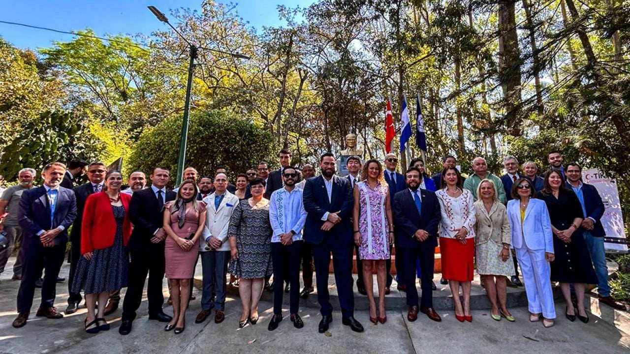 Latin Amerika’da Türkiye Parkı açıldı TİKA'dan El Salvador'a Millet Bahçesi