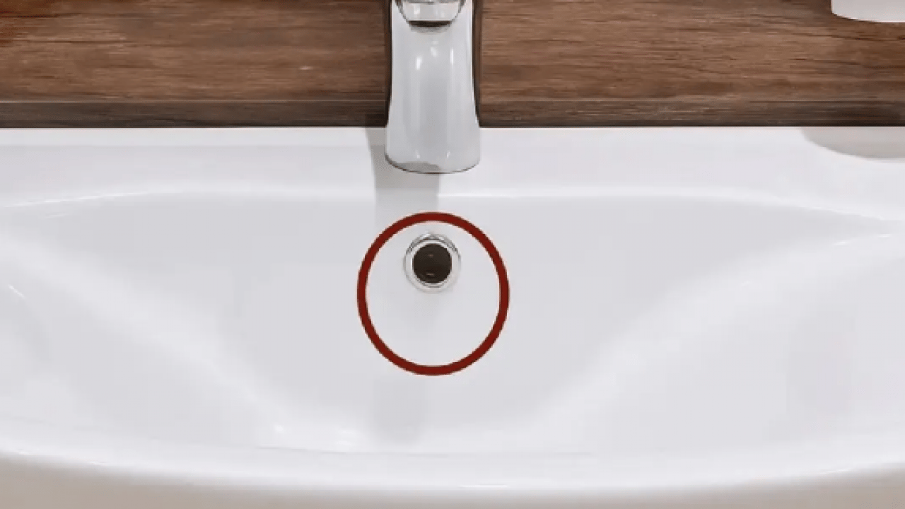 Lavabonun üstündeki delik ne işe yarıyor? Meğer sebebi varmış!