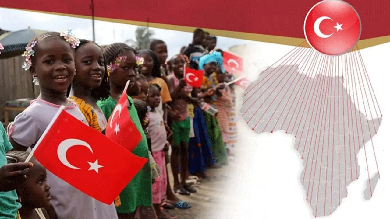 Foto - Le Monde manşetten duyurdu, Fransa şaşkın! Rusya ve Batı çökerken Türkler o bölgeyi zangır zangır sallıyor
