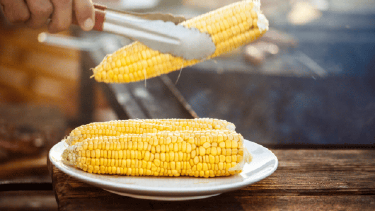 Lezzetini kat kat arttıracak! Haşlanmış mısırın yumuşamasını sağlayan yöntem