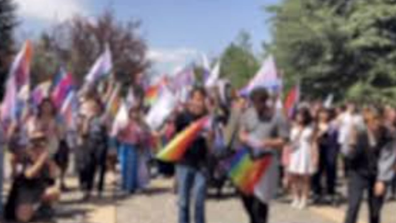 Foto - LGBTİ'li sapkınların fonlu provokasyonu ellerinde patladı: Taksim'de ahlaksızlar sürüsüne ağır darbe!