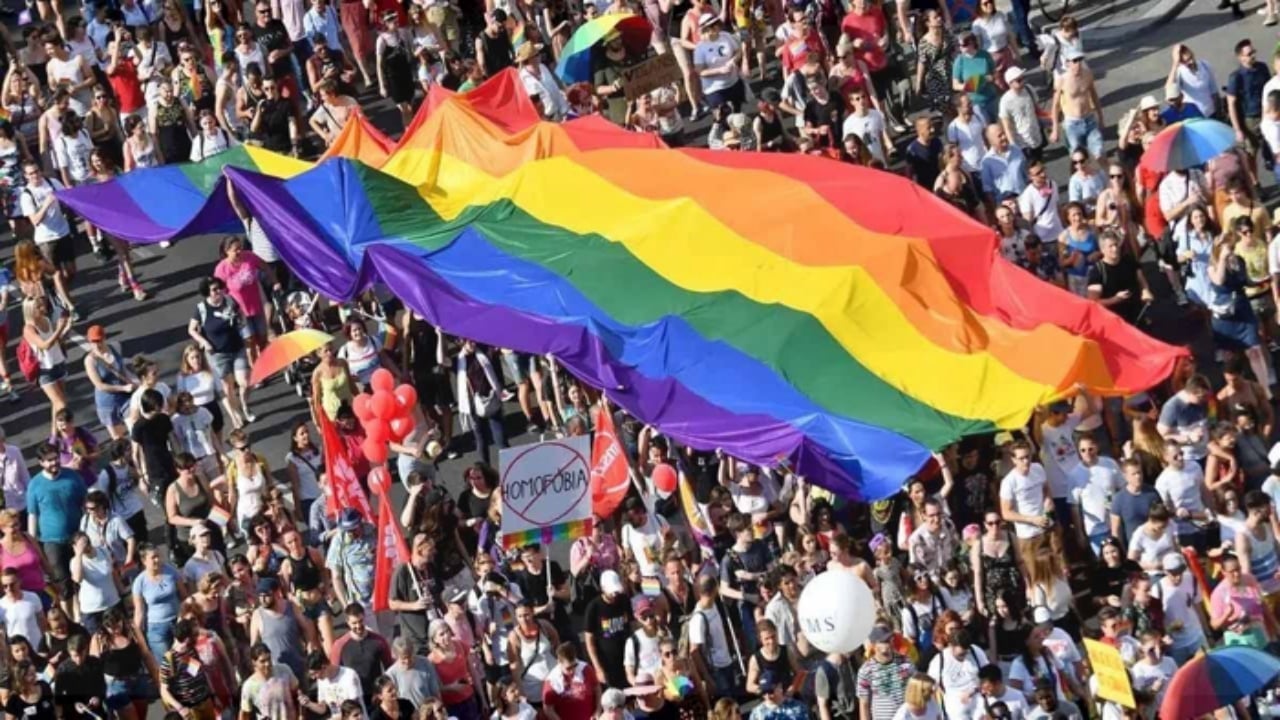 Foto - LGBT’yi övenler işte şimdi hapı yuttu! Feleklerini şaşırtacak karar uygulamaya giriyor