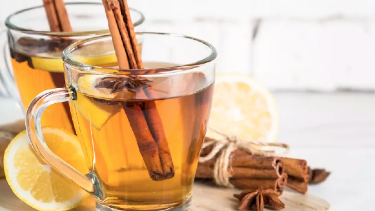 Foto - Limonlu suya 1 çay kaşığı ekleyin: Yağları mıknatıs gibi çekip yok ediyor!