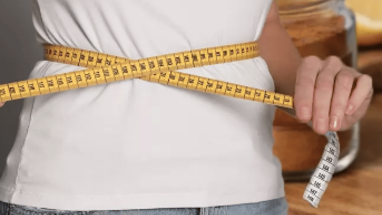 Limonlu suya 1 çay kaşığı ekleyin: Yağları mıknatıs gibi çekip yok ediyor!