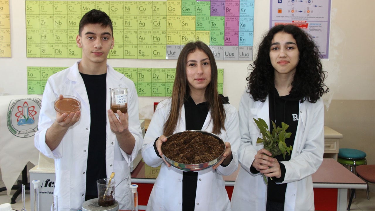 Lise öğrencilerinden büyük başarı! Bakın çay atığından ne geliştirildi