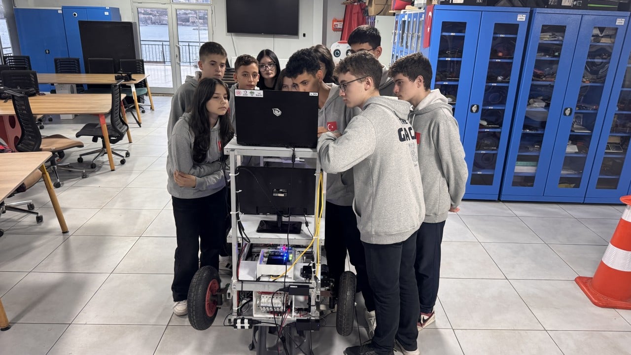 Foto - Lise öğrencilerinden otonom araçlar için müthiş sistem: Helal olsun size!