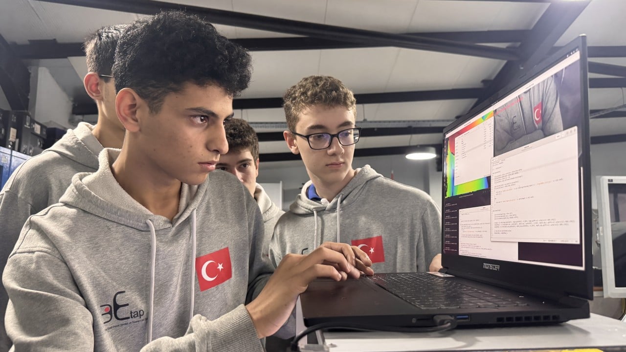 Foto - Lise öğrencilerinden otonom araçlar için müthiş sistem: Helal olsun size!