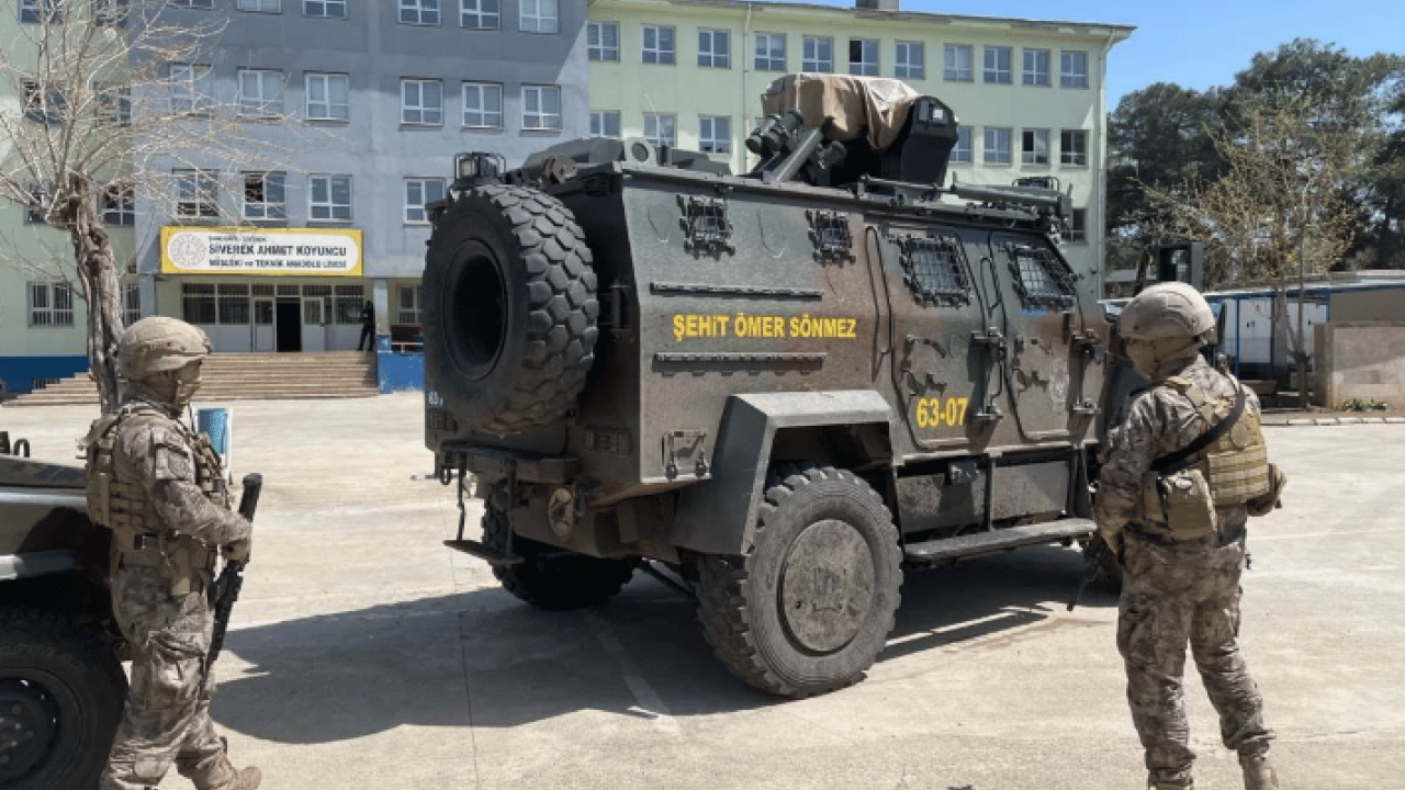 Lisede dehşet saçan şahsın paylaşımları ortaya çıktı! ‘Bir kaç gün sonra saldırı olacak hazır olun'