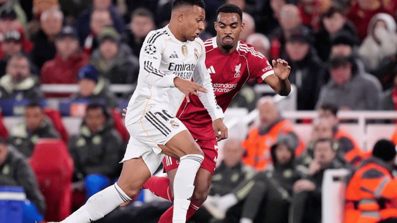 Foto - Liverpool Real Madrid'i devirdi: Anfield tribünlerinde Arda Güler oyundan çıkarken olanlar oldu…