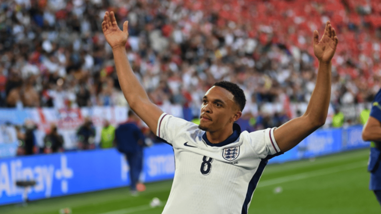 Foto - Liverpool Real Madrid'i devirdi: Anfield tribünlerinde Arda Güler oyundan çıkarken olanlar oldu…