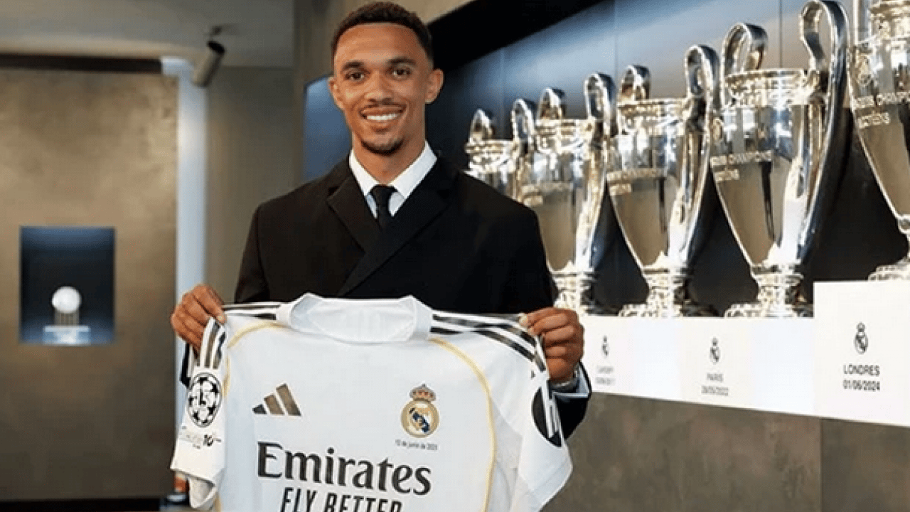 Foto - Liverpool Real Madrid'i devirdi: Anfield tribünlerinde Arda Güler oyundan çıkarken olanlar oldu…