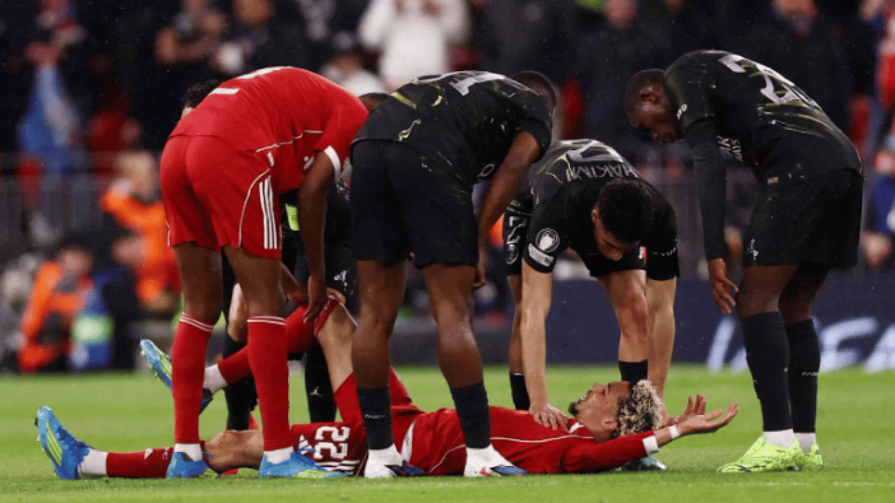 Liverpool’a kötü haber! Yıldız oyuncu uzun süre sahalardan uzak kalacak