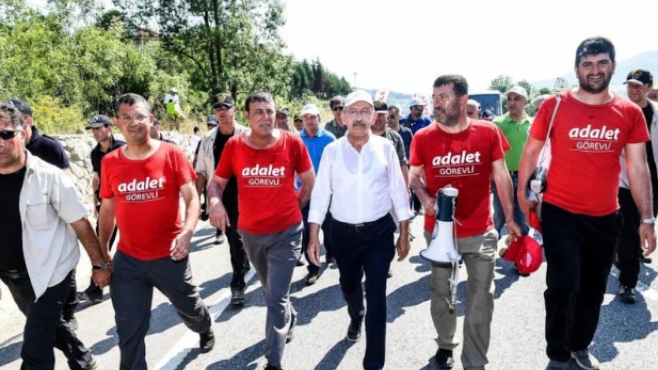Foto - Logoyu da fikri de yürütmüş! İşte Özel’in yeni partisi