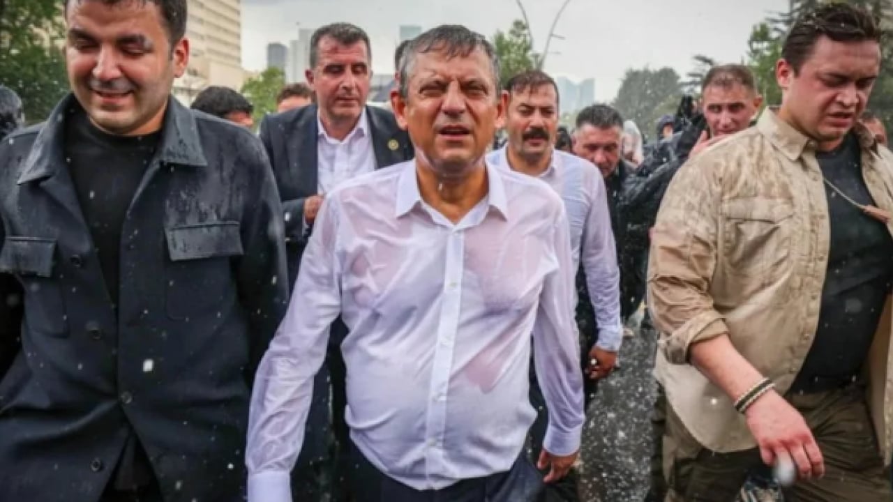 Foto - Logoyu da fikri de yürütmüş! İşte Özel’in yeni partisi