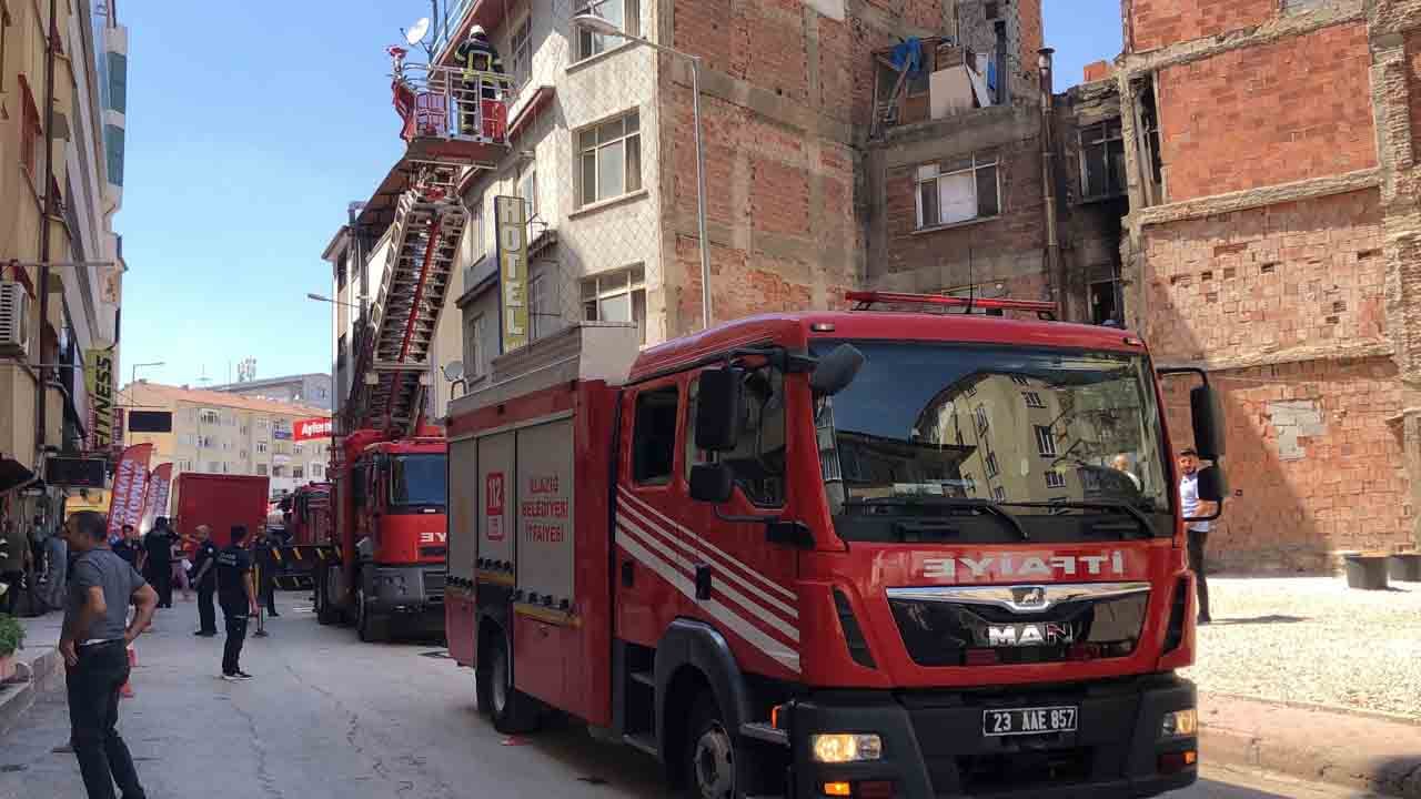 Lokanta bacası alev alev: İş Merkezinde korku dolu dakikalar!