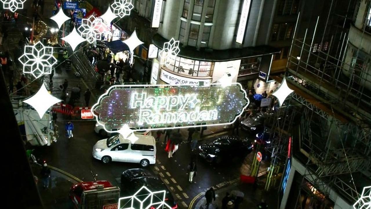 Foto - Londra'nın en ünlü caddesi Ramazan için süslendi