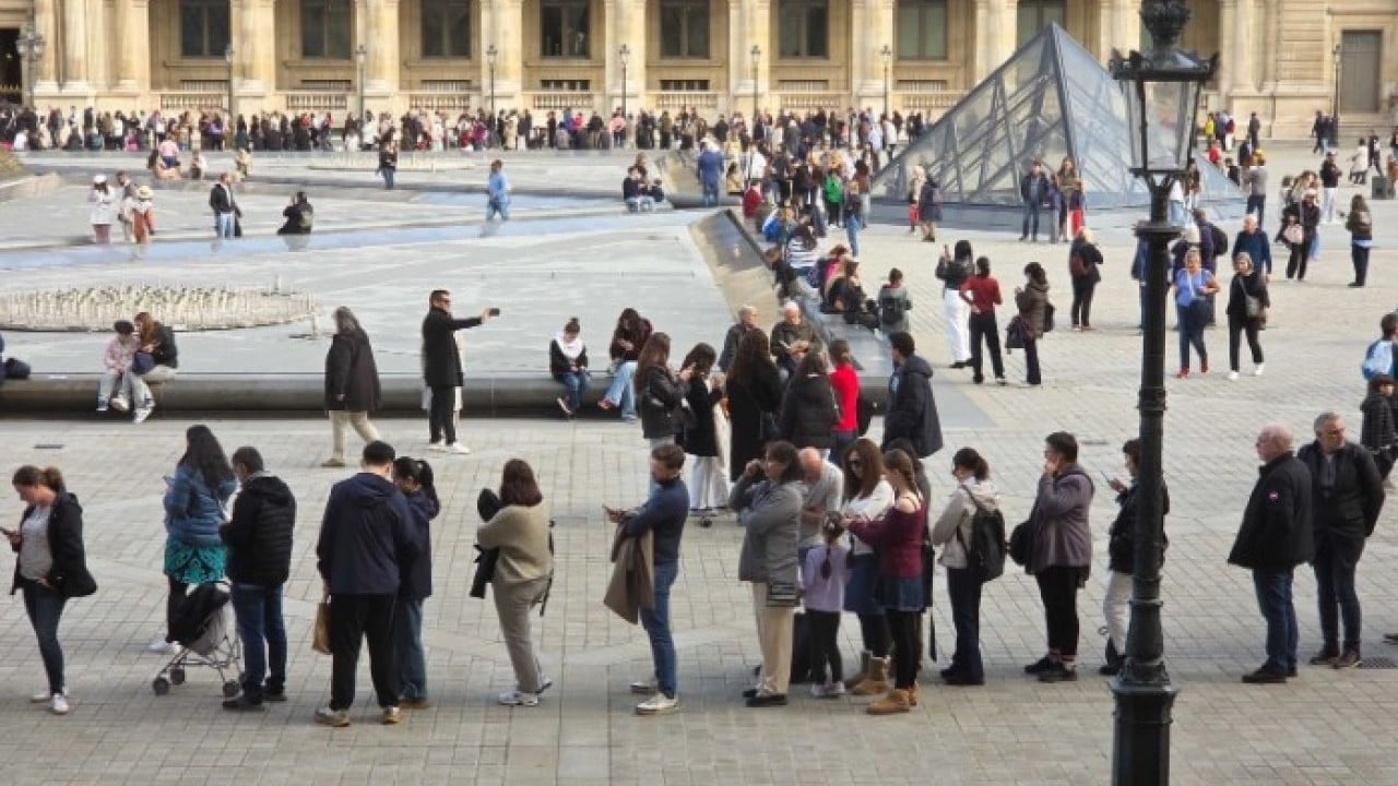Foto - Louvre Müzesi’nde skandal! Tarihi soygundan sonra istifa geldi