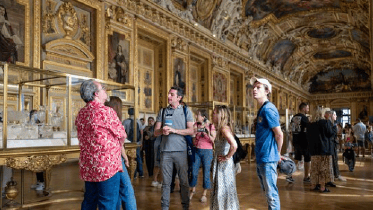 Foto - Louvre Müzesi'nde yeni skandal: Acil durum ilan edildi!