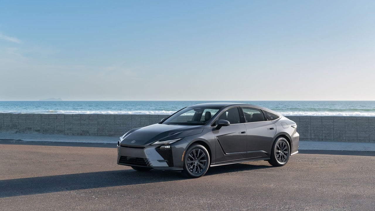 Lüks sedanda teknoloji ve konfor dönemi! Lexus’un yeni ES modeli Türkiye’ye geliyor